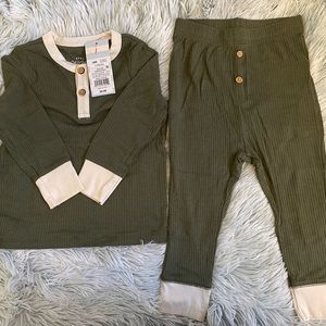 NWT 2 pieces 18 Months outfit- Cat & Jack Green 18M